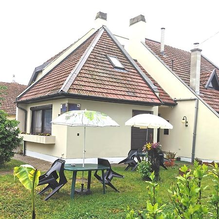 Ambient Deluxe Apartman Gyula Exterior foto